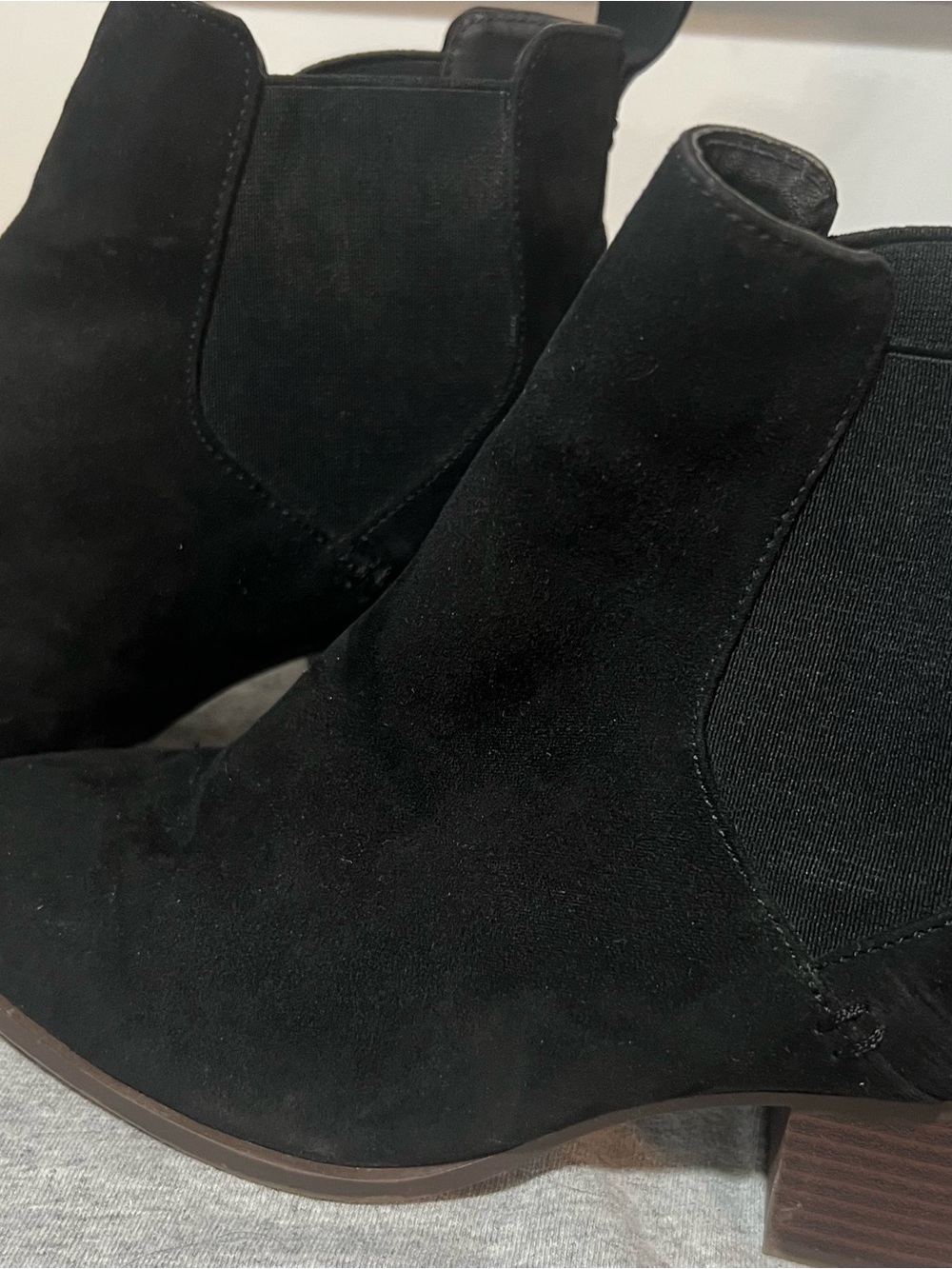 LOFT Black Faux Suede Chelsea Ankle Boots – Size 11